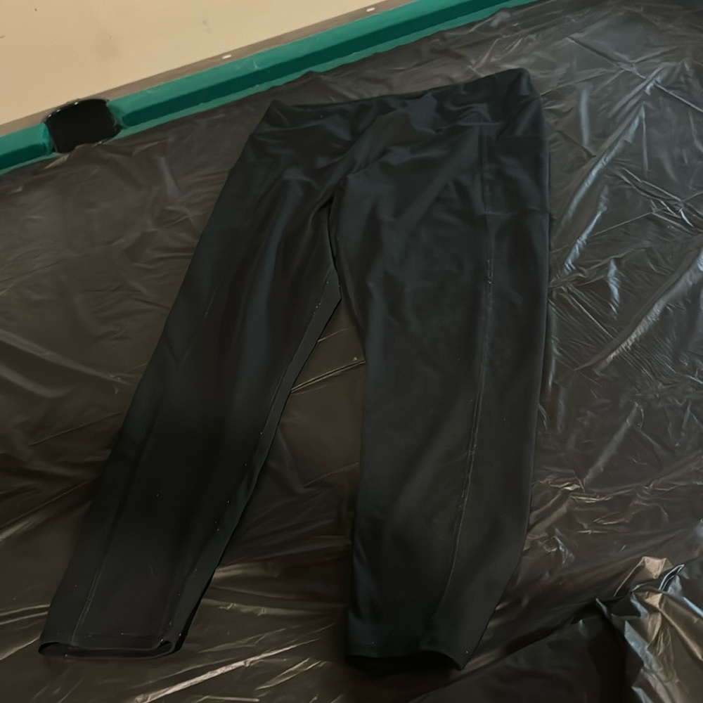 MAURICES XL WOMENS ATHLETIC LEGGINGS BLACK USED STRETCHY POCKETS USED GOOD